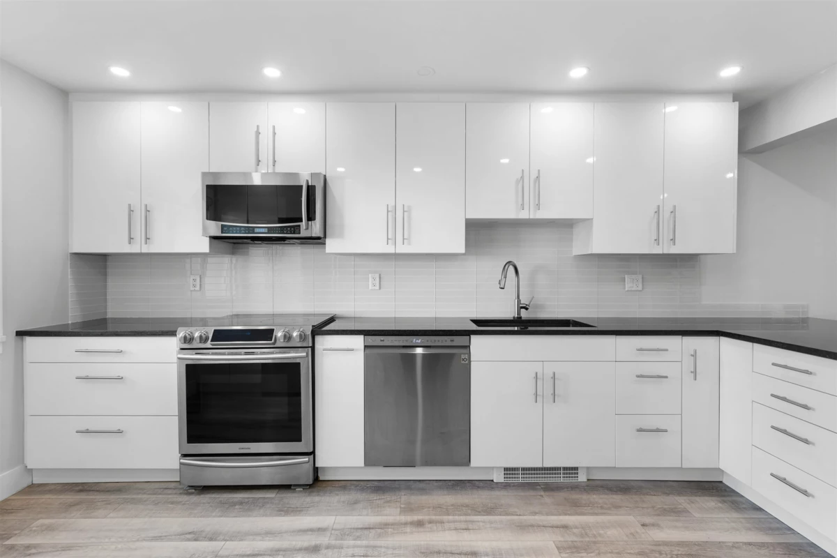 Walk-In Closet Photo of 28 10840 Springmont Drive, Richmond, BC