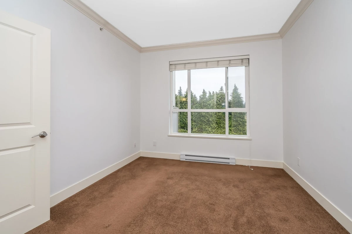 Backyard Photo of 405 3192 Gladwin Road, Abbotsford, BC