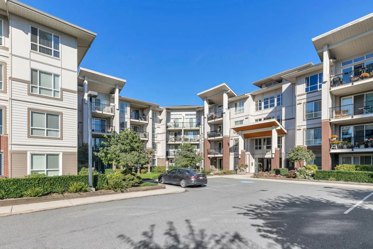 Dining Area Photo of 405 3192 Gladwin Road, Abbotsford, BC