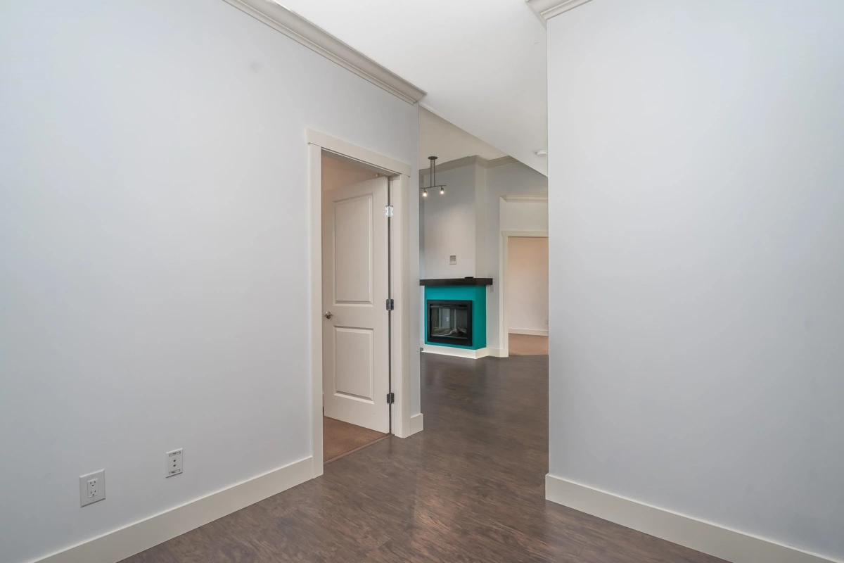 Hallway Photo of 405 3192 Gladwin Road, Abbotsford, BC