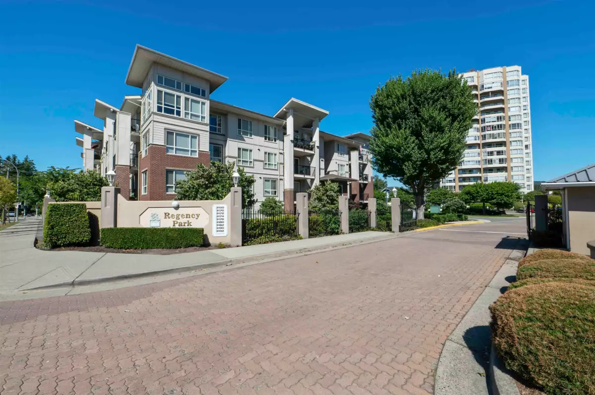 Kitchen Island Photo of 405 3192 Gladwin Road, Abbotsford, BC