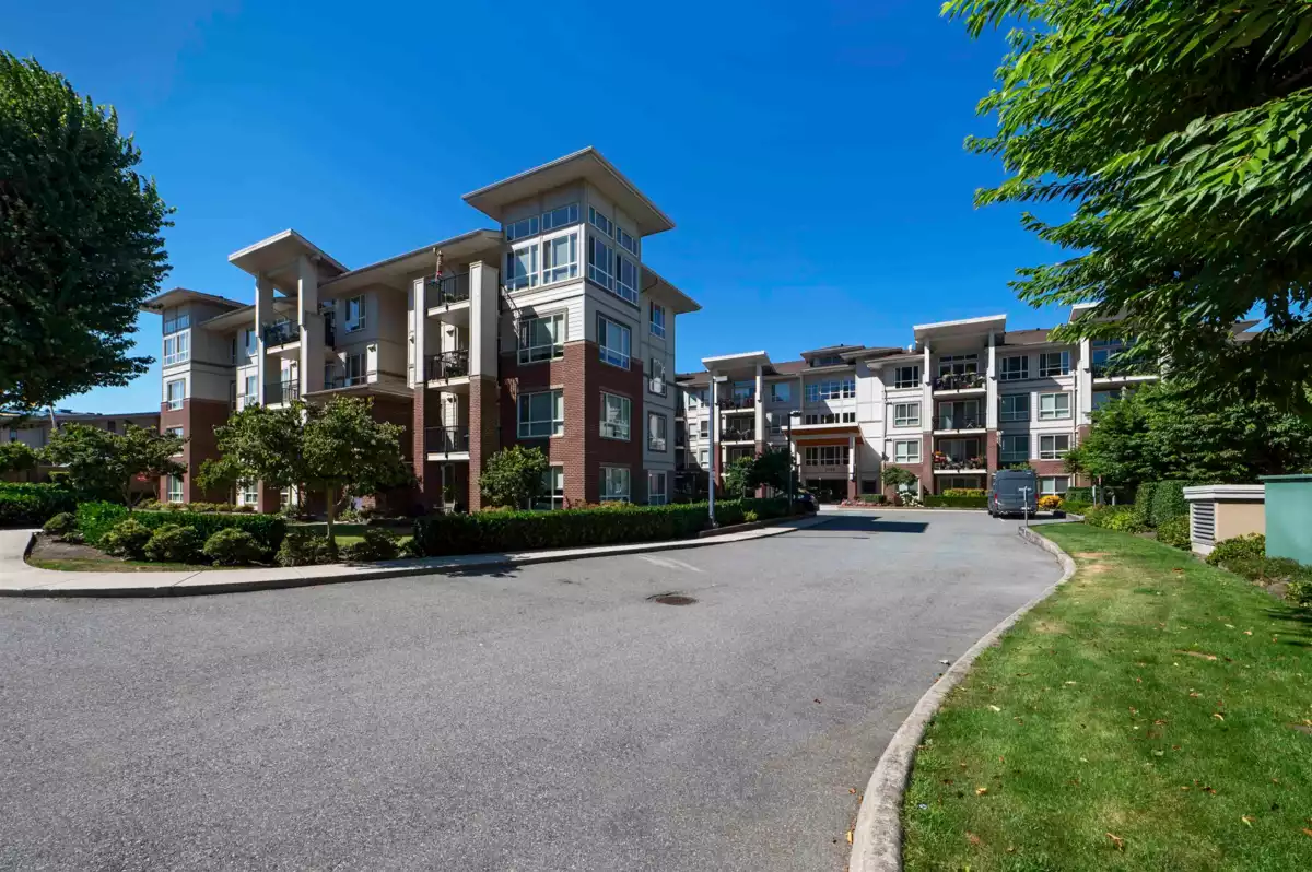 Kitchen Photo of 405 3192 Gladwin Road, Abbotsford, BC