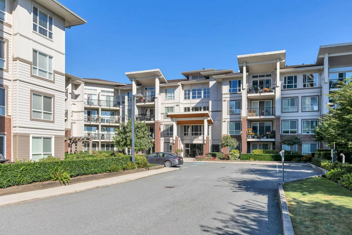 Living Room Photo of 405 3192 Gladwin Road, Abbotsford, BC
