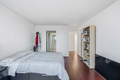 Bedroom 2 Photo of 701 14881 103a Avenue, Surrey, BC