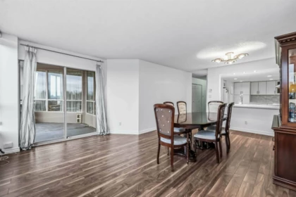 Kitchen Island Photo of 701 14881 103a Avenue, Surrey, BC