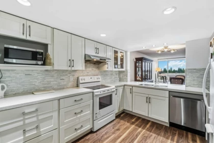701 14881 103a Avenue, Surrey, BC