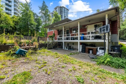 Kitchen Photo of 13321 108 Avenue, Surrey, BC