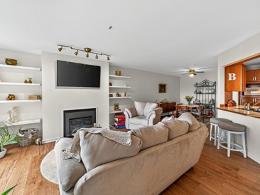402 68 Richmond Street, New Westminster, BC, New Westminster — Apartment/Condo for sale