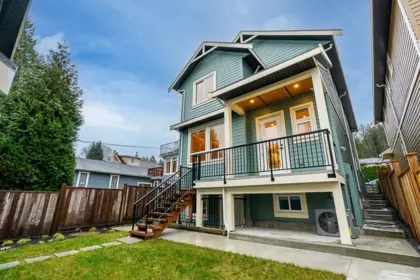 Hot Tub / Spa Photo of 2208 St George Street, Port Moody, BC
