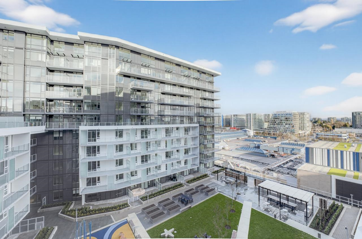 Entry Foyer Photo of 907 6500 Minoru Boulevard, Richmond, BC