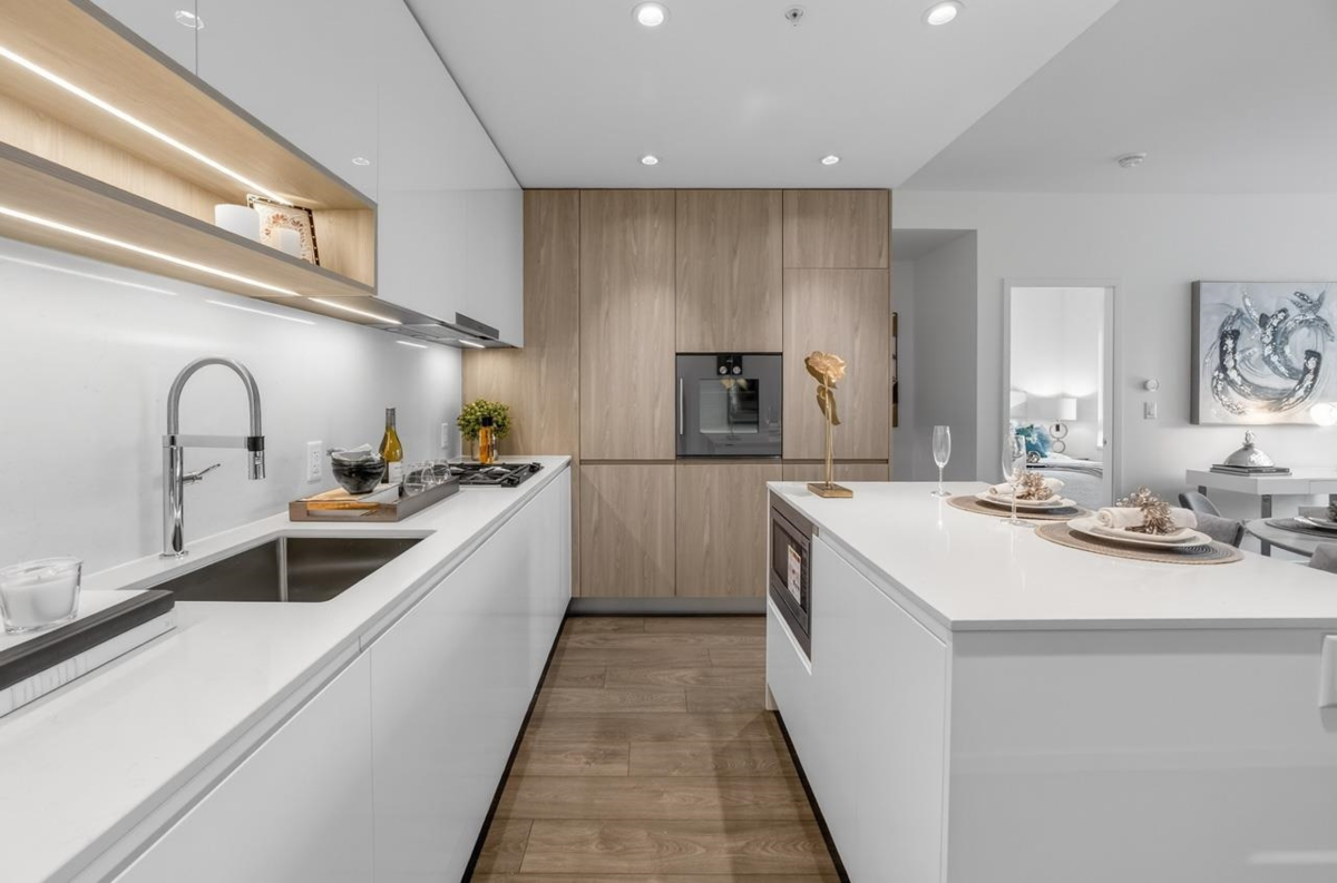 Swimming Pool Photo of 907 6500 Minoru Boulevard, Richmond, BC