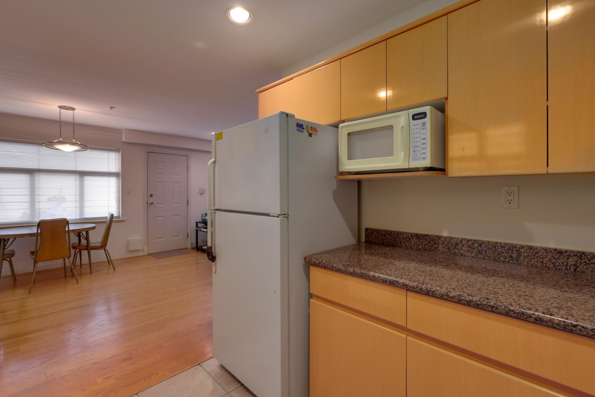 Breakfast Nook Photo of 8369 Shaughnessy Street, Vancouver, BC
