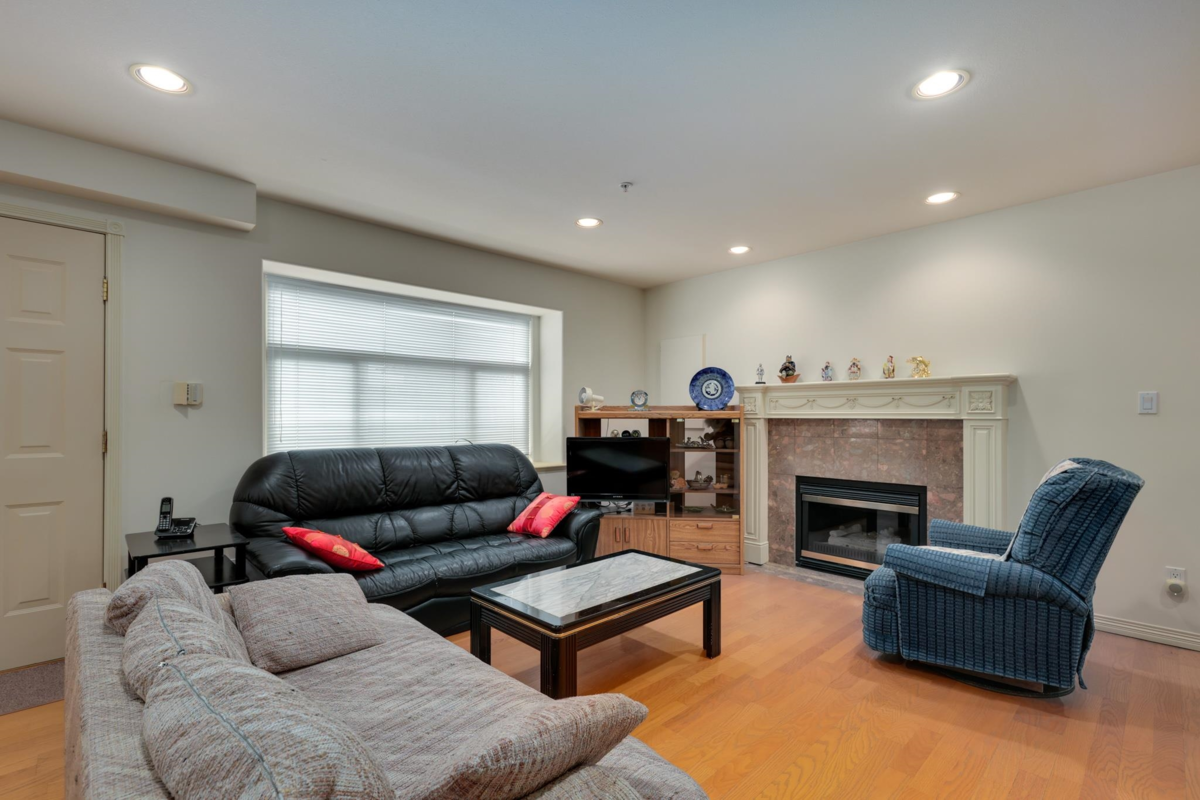Family Room Photo of 8369 Shaughnessy Street, Vancouver, BC