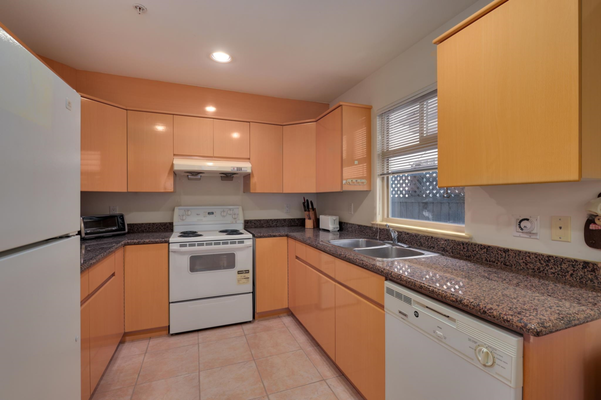 Kitchen Island Photo of 8369 Shaughnessy Street, Vancouver, BC