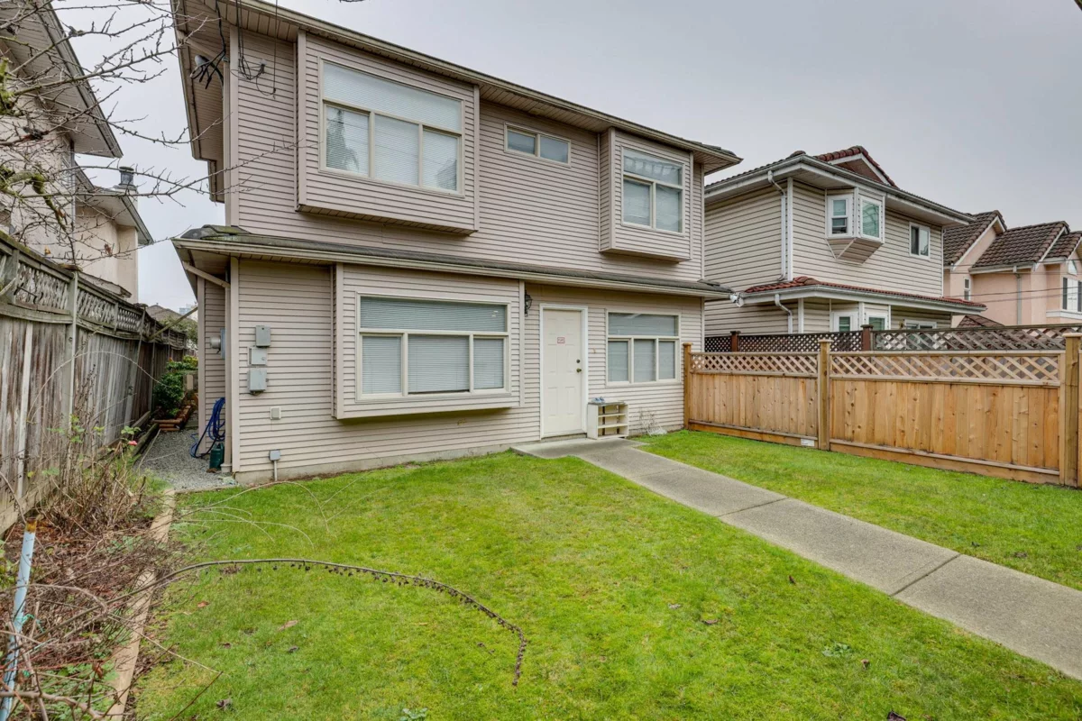 Laundry Room Photo of 8369 Shaughnessy Street, Vancouver, BC