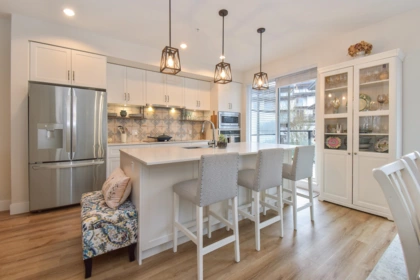 Kitchen Island Photo of 31 15775 Mountain View Drive, Surrey, BC