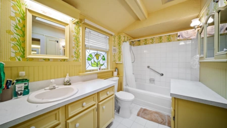 Hallway Photo of 3537 W 31st Avenue, Vancouver, BC