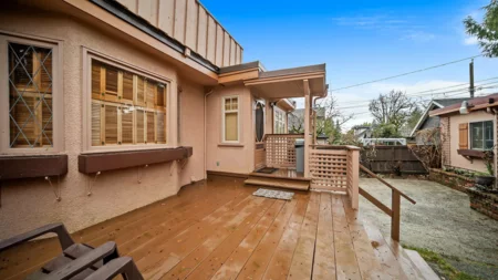 Swimming Pool Photo of 3537 W 31st Avenue, Vancouver, BC
