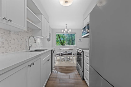Guest Bathroom Photo of 305 8775 Cartier Street, Vancouver, BC