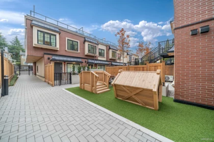Aerial View of 208 918 W 32nd Street, Vancouver, BC