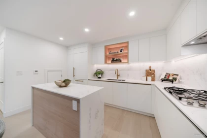 208 918 W 32nd Street, Vancouver, BC, Vancouver — Townhouse for sale