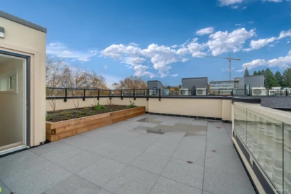 Hot Tub / Spa Photo of 208 918 W 32nd Street, Vancouver, BC
