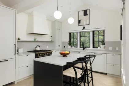 2502 W 33rd Avenue, Vancouver, BC, University VW — 2 bed townhouse for sale