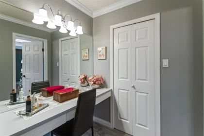 Guest Bathroom Photo of 23 6061 W Boundary Drive, Surrey, BC