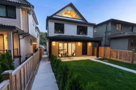 2 3576 E Pender Street, Vancouver, BC