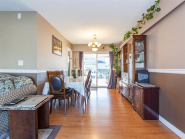 Breakfast Nook Photo of 32202 Hillcrest Avenue, Abbotsford, BC