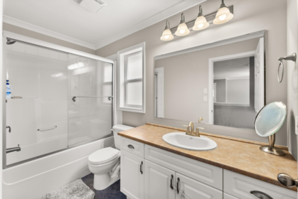 Hallway Photo of 46001 Bridle Ridge Crescent, Chilliwack, BC