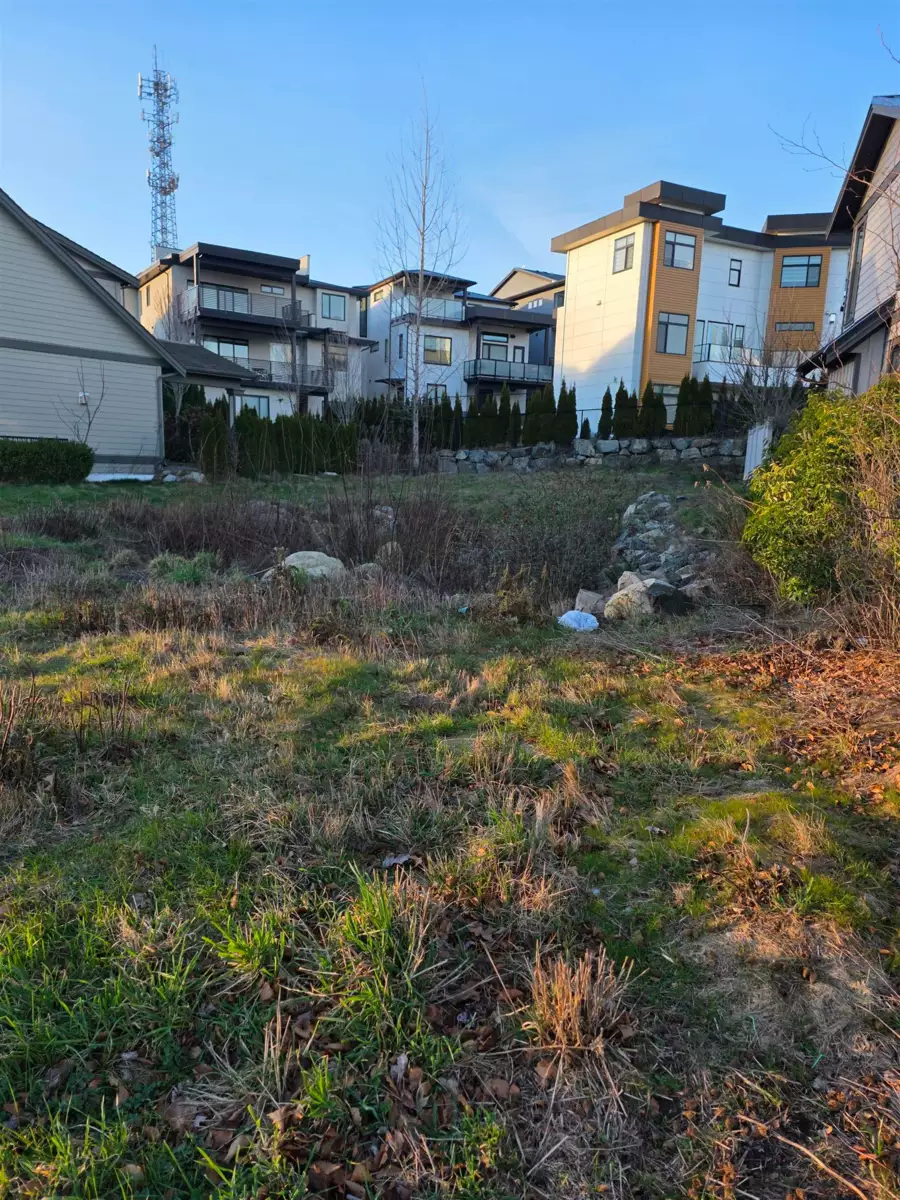 Living Room Photo of 35391 Eagle Summit Drive, Abbotsford, BC