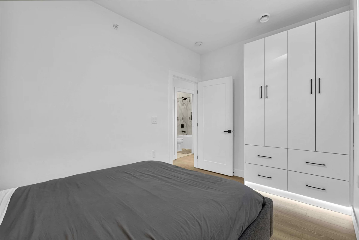 Entry Foyer Photo of 2666 E 8th Avenue, Vancouver, BC