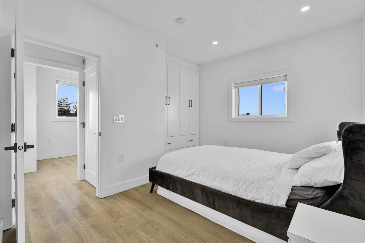 Laundry Room Photo of 2666 E 8th Avenue, Vancouver, BC