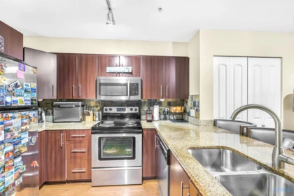 11 7428 14th Avenue, Burnaby, BC, Burnaby — Townhouse for sale