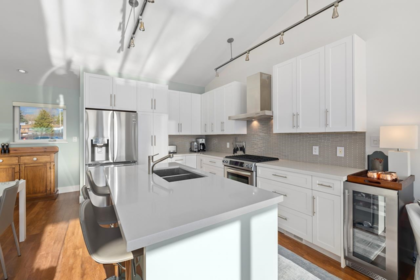 Breakfast Nook Photo of 20 415 W Esplanade, North Vancouver, BC