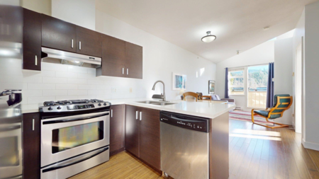 Guest Bathroom Photo of 306 41105 Tantalus Road, Squamish, BC