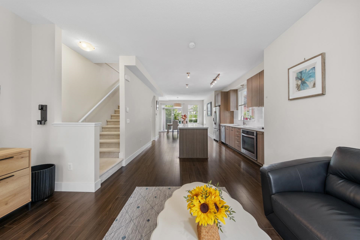 Kitchen Island Photo of 4 3399 151 Street, Surrey, BC