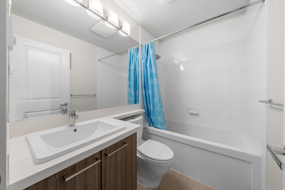 Office / Den Photo of 4 3399 151 Street, Surrey, BC