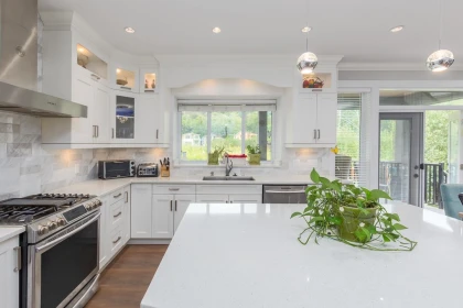 Kitchen Island Photo of 39188 Cardinal Drive, Squamish, BC