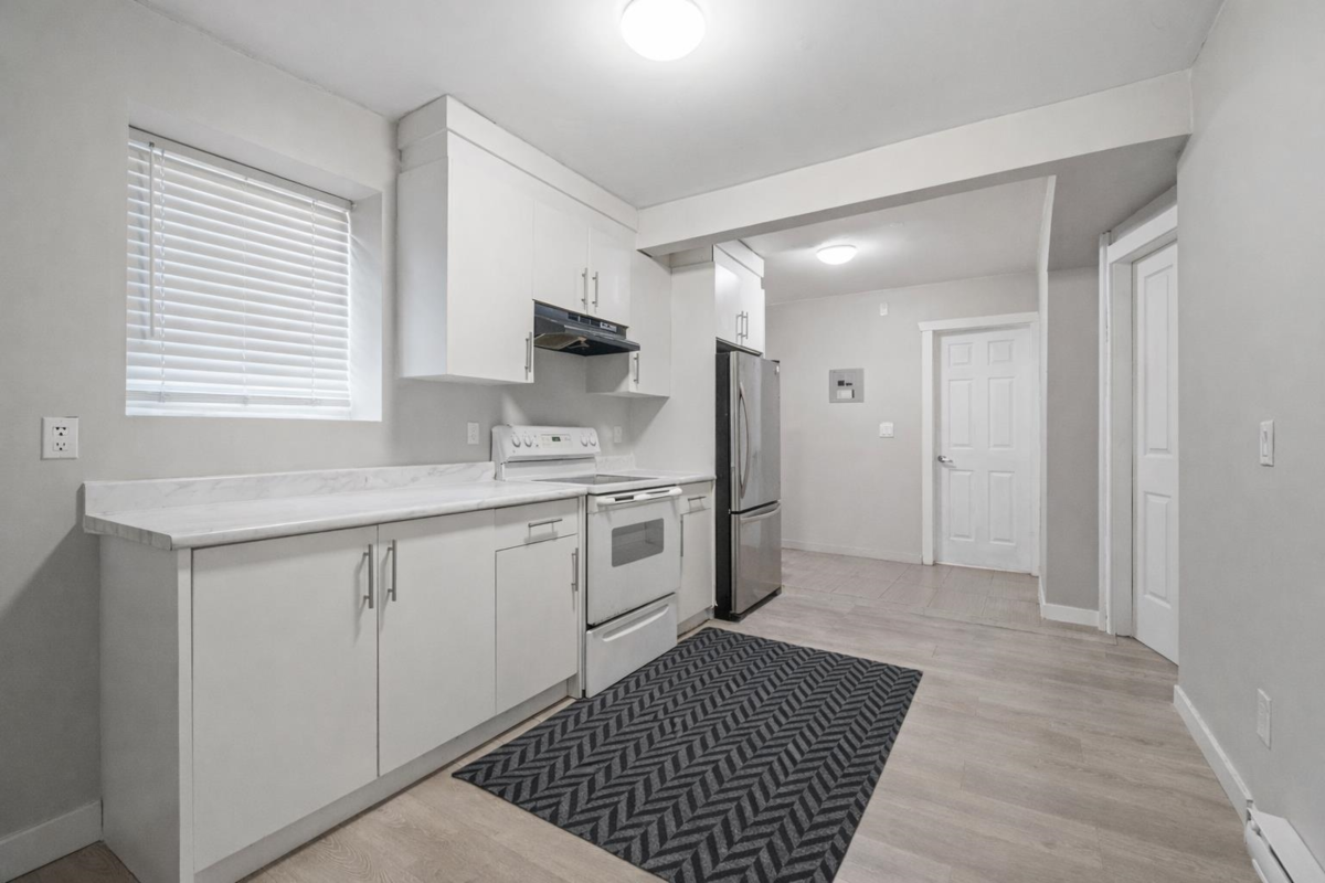 Kitchen Photo of 13131 92 Avenue, Surrey, BC