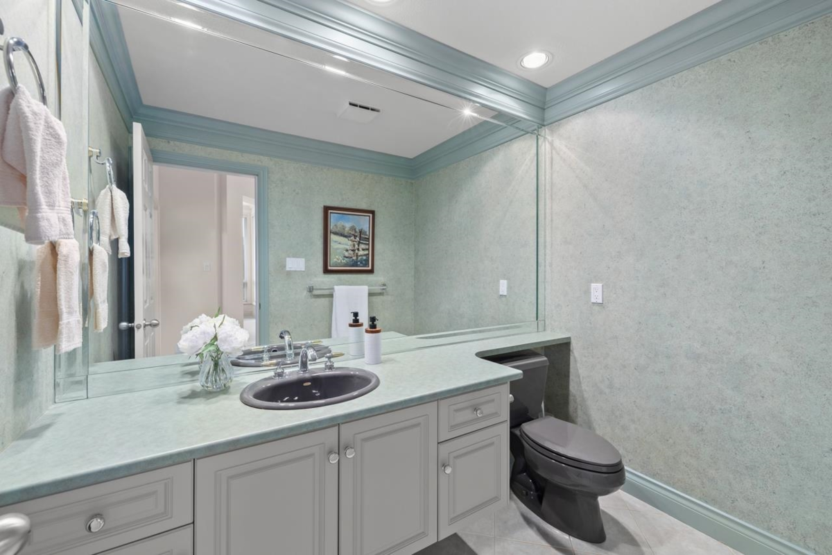 Garage Interior Photo of 2376 134 Street, Surrey, BC