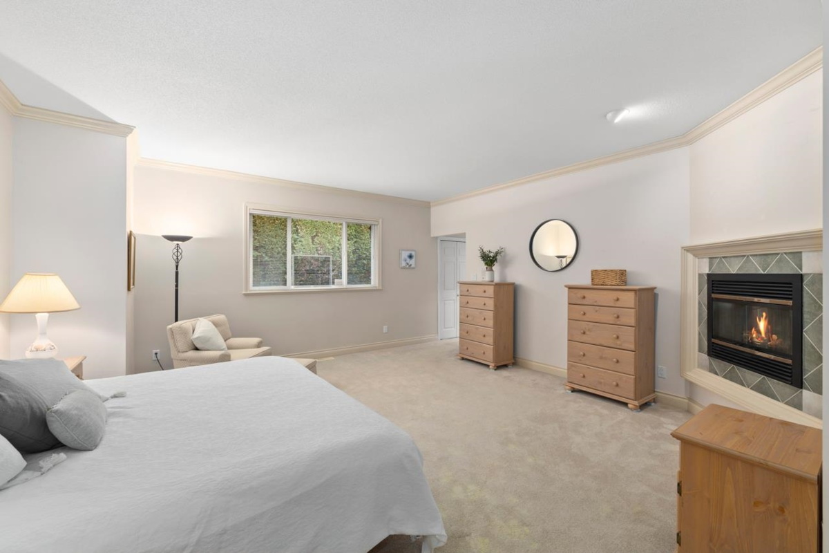 Office / Den Photo of 2376 134 Street, Surrey, BC