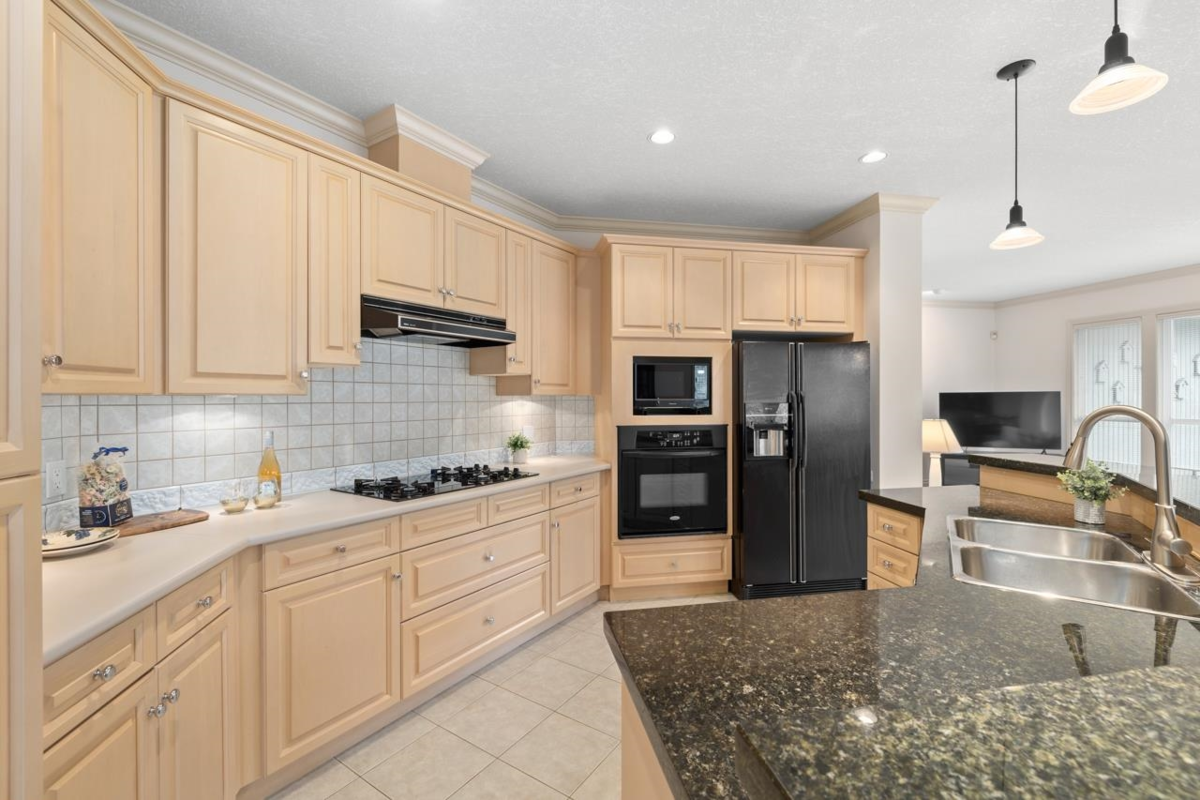 Primary Bathroom Photo of 2376 134 Street, Surrey, BC