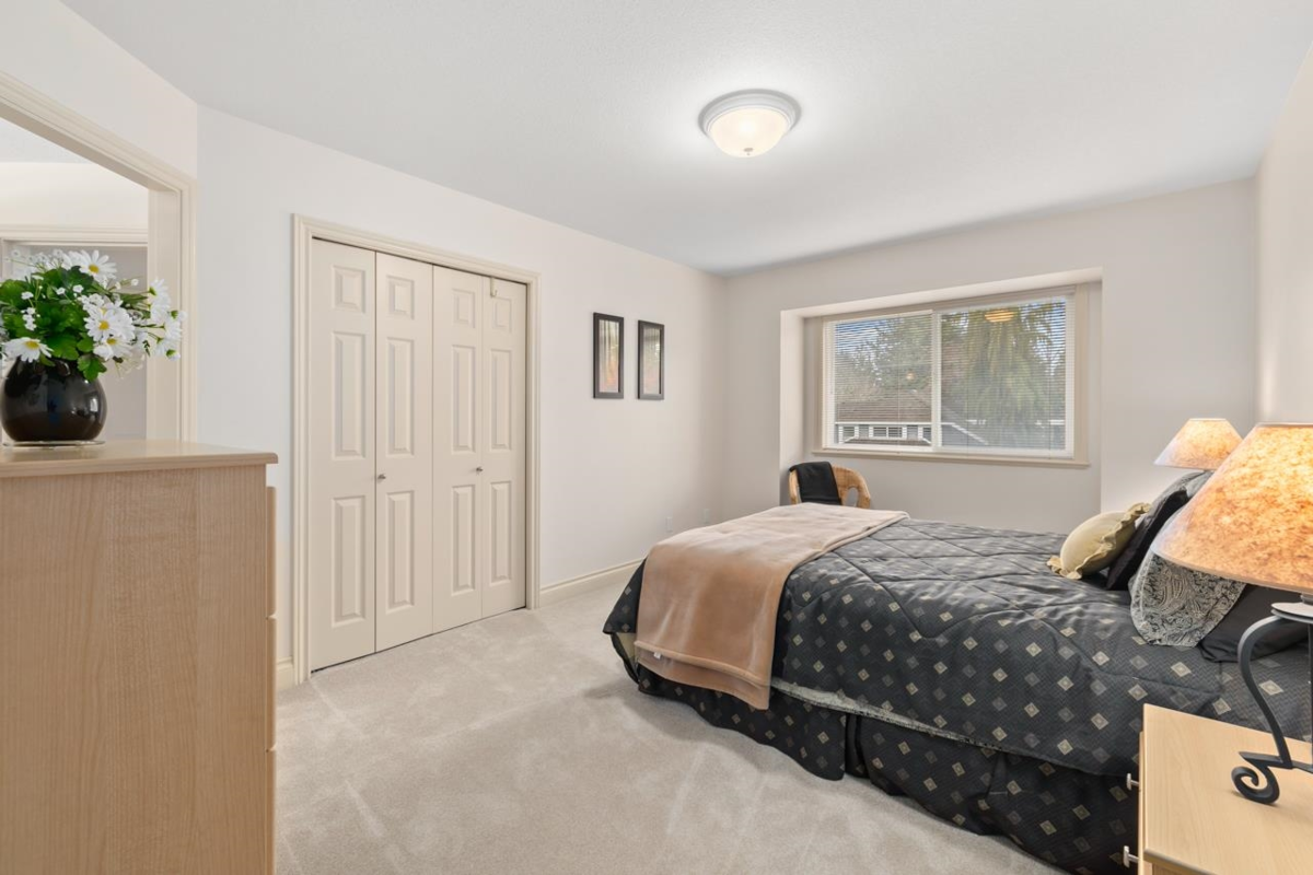 Swimming Pool Photo of 2376 134 Street, Surrey, BC