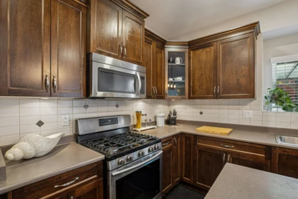 Walk-In Closet Photo of 6157 150a Street, Surrey, BC