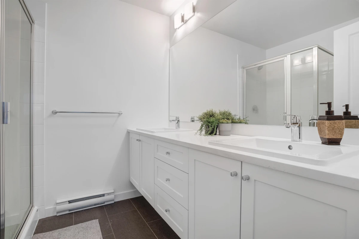 Laundry Room Photo of 608 15825 85 Avenue, Surrey, BC