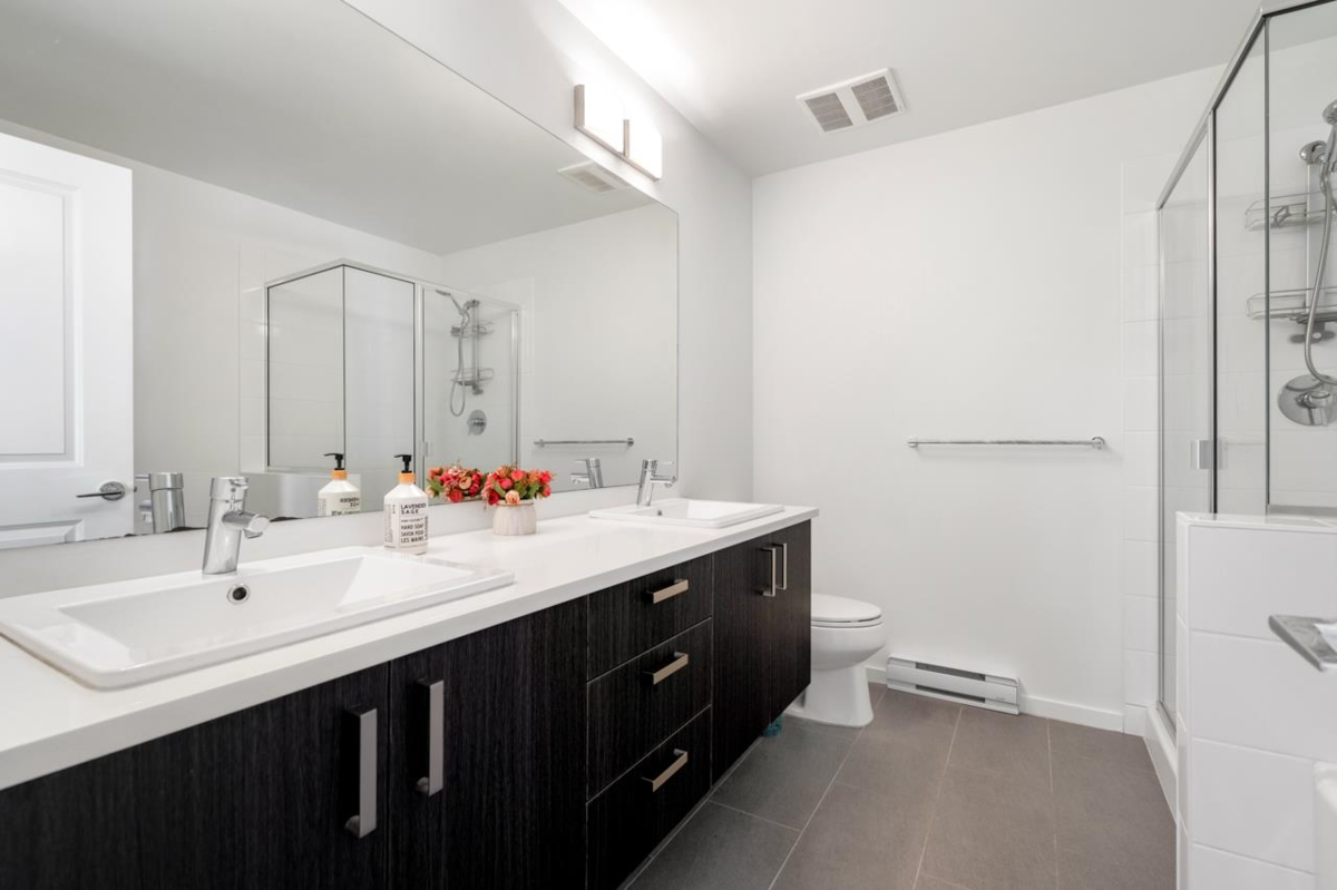 Kitchen Photo of 39 15268 28 Avenue, Surrey, BC