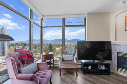 1606 4505 Hazel Street, Burnaby, BC