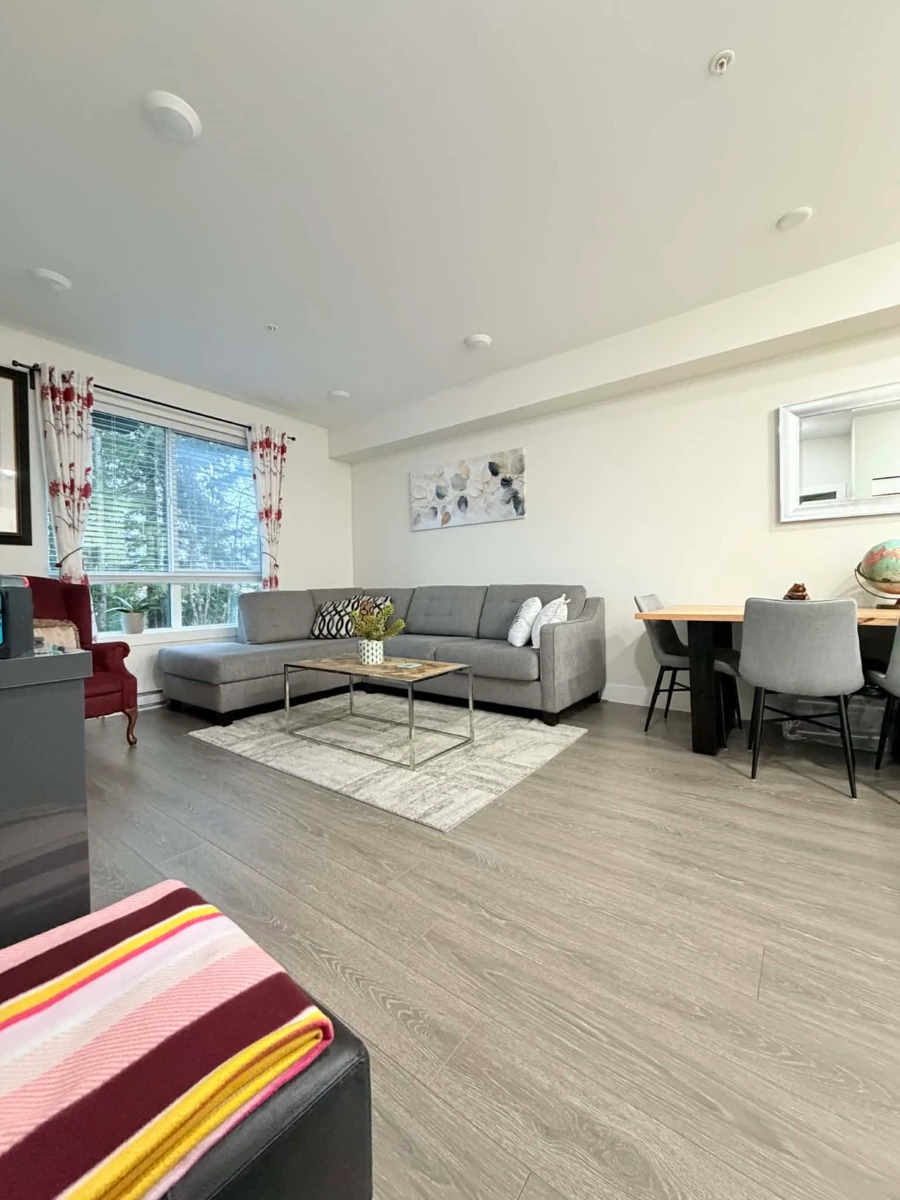 Family Room Photo of 409 15351 101 Avenue, Surrey, BC